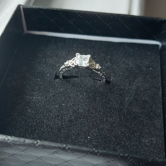 925 Sterling Silver Celtic Ring - Picture 6 of 8